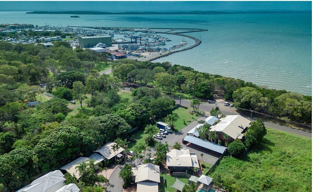 The Villas - Hervey Bay - 2 Separate Villas Urangan Extérieur photo